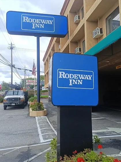 Rodeway Inn sign project by AA Sign Image